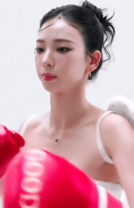 복싱하는 카리나